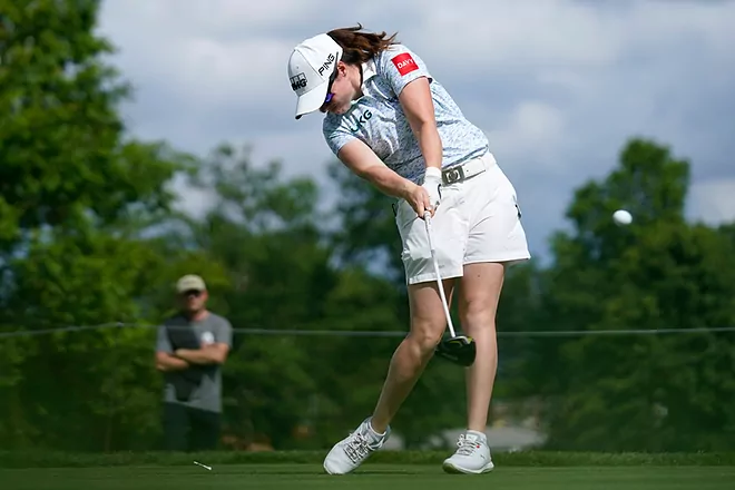 Maguire mantiene su liderato en el Campeonato de la PGA femenino